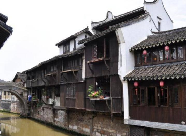 西宁城中举办2024年首届职工迎新春冰雪嘉年华体验活动